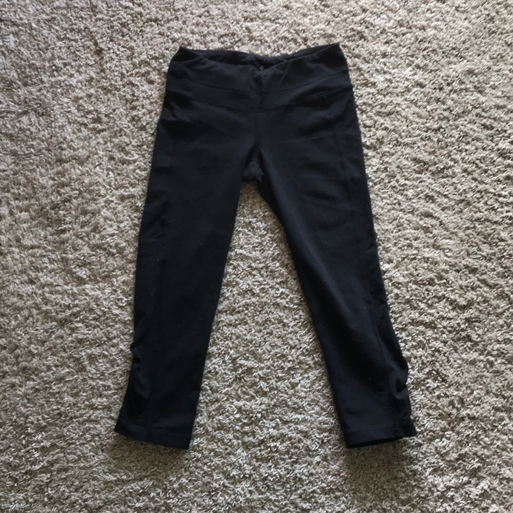 Athleta cropped yoga leggings with ruching